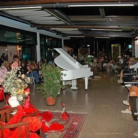 Отель Mirage 3*