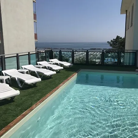 Mirage Отель 3*