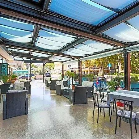 Hotel Mirage 3*